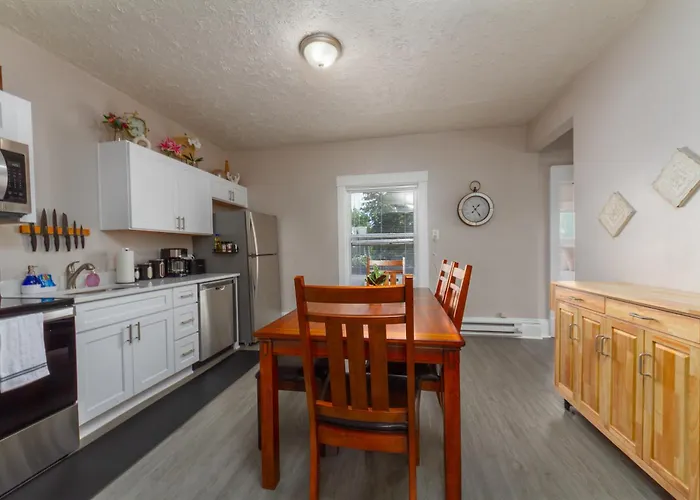 Historic 3 Bed 1 Bath Near Downtown Spokane