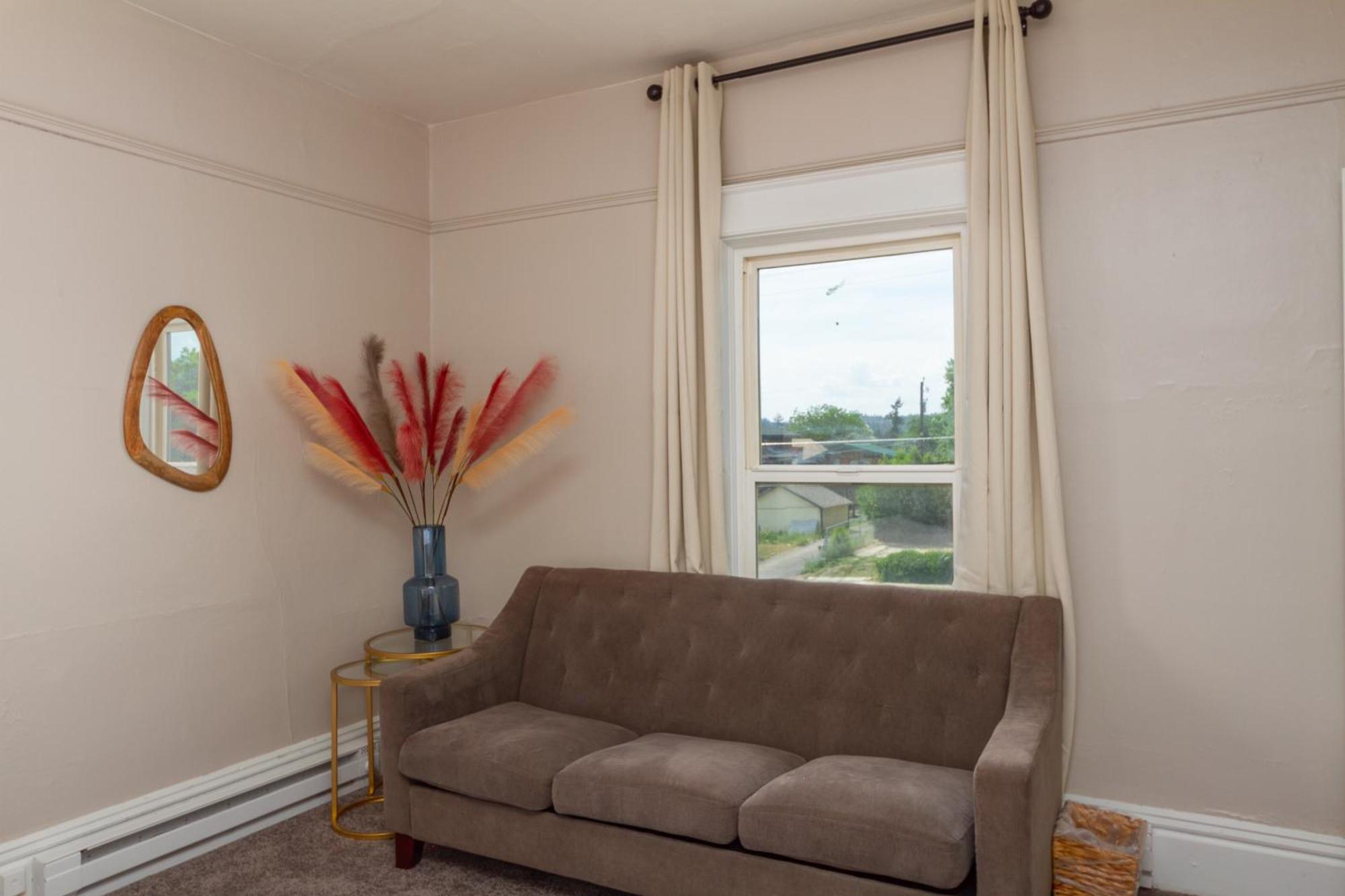 Historic 3 Bed 1 Bath Near Downtown Apartment Spokane