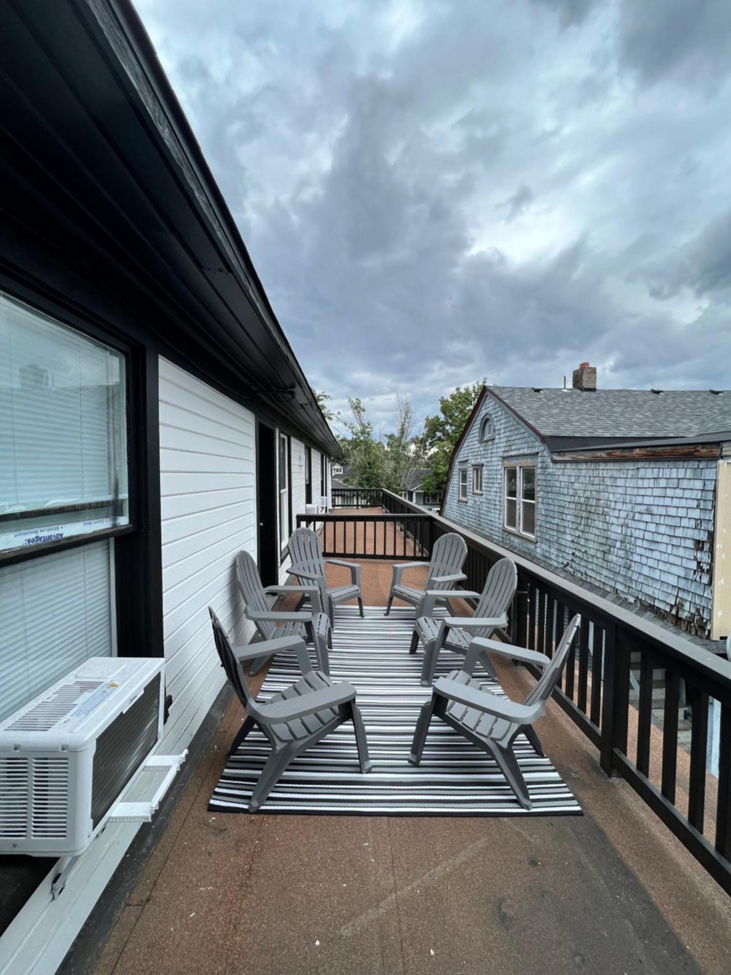 Historic 3 Bed 1 Bath Near Downtown *
