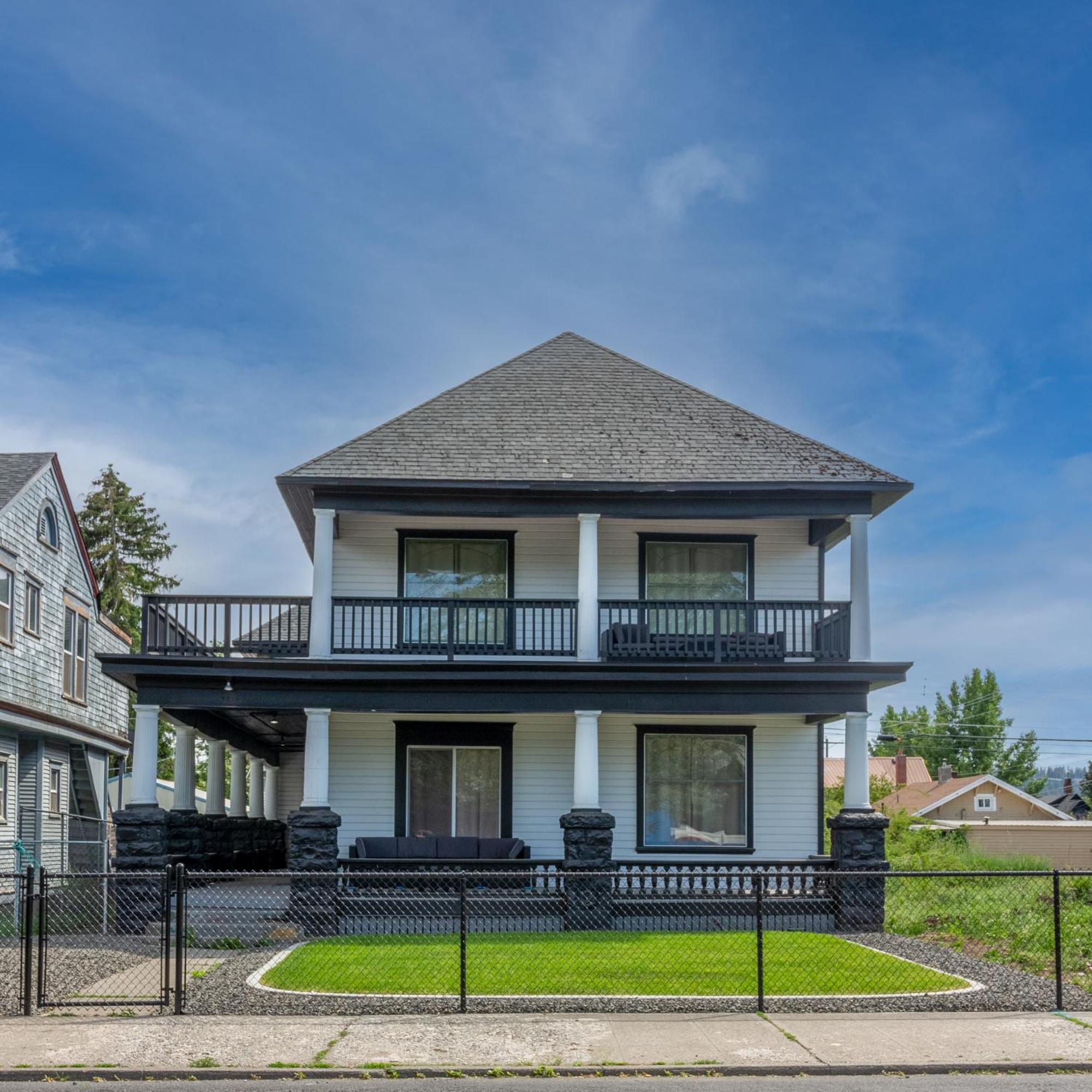 Apartment Historic 3 Bed 1 Bath Near Downtown