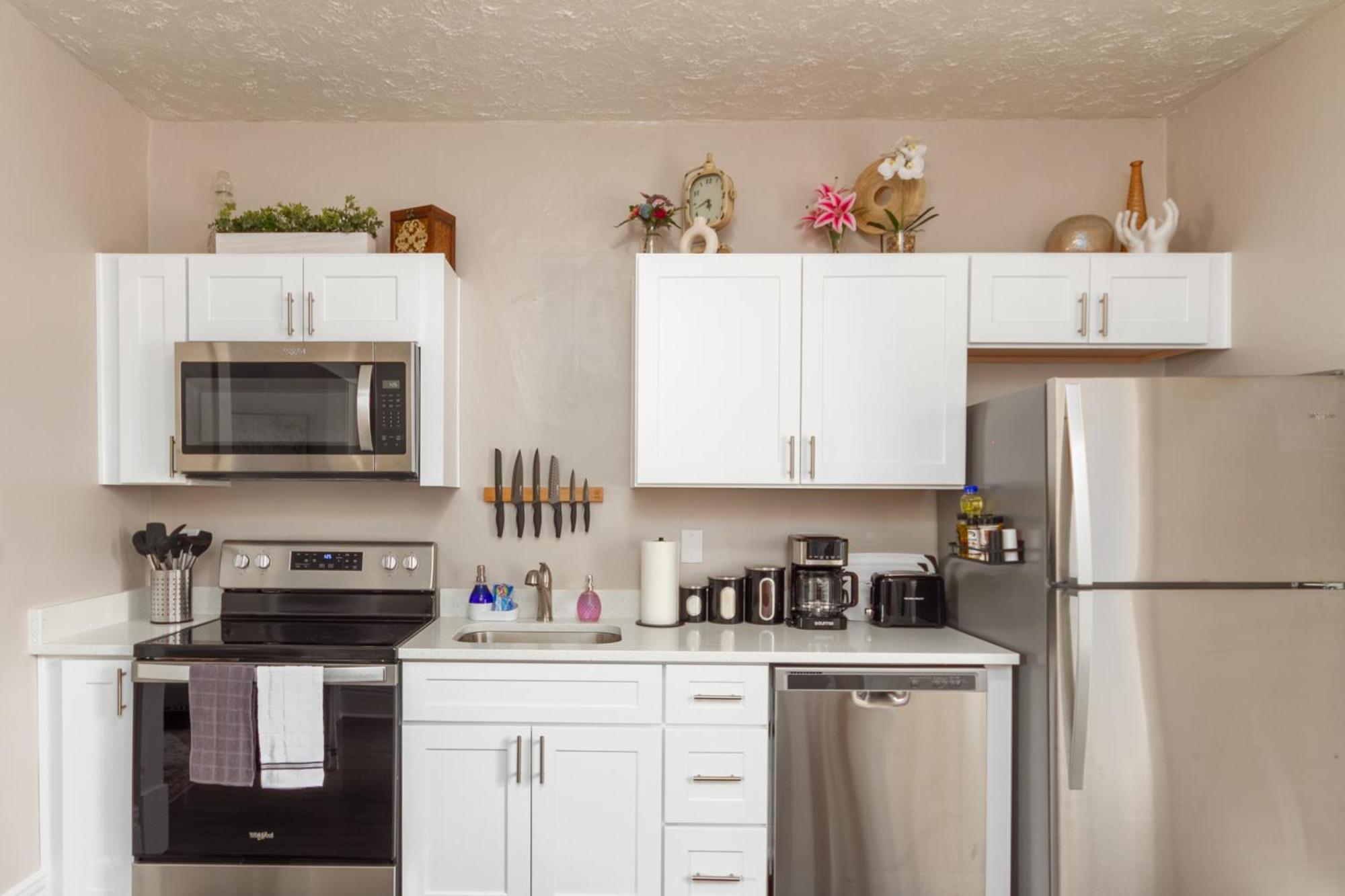 Historic 3 Bed 1 Bath Near Downtown *