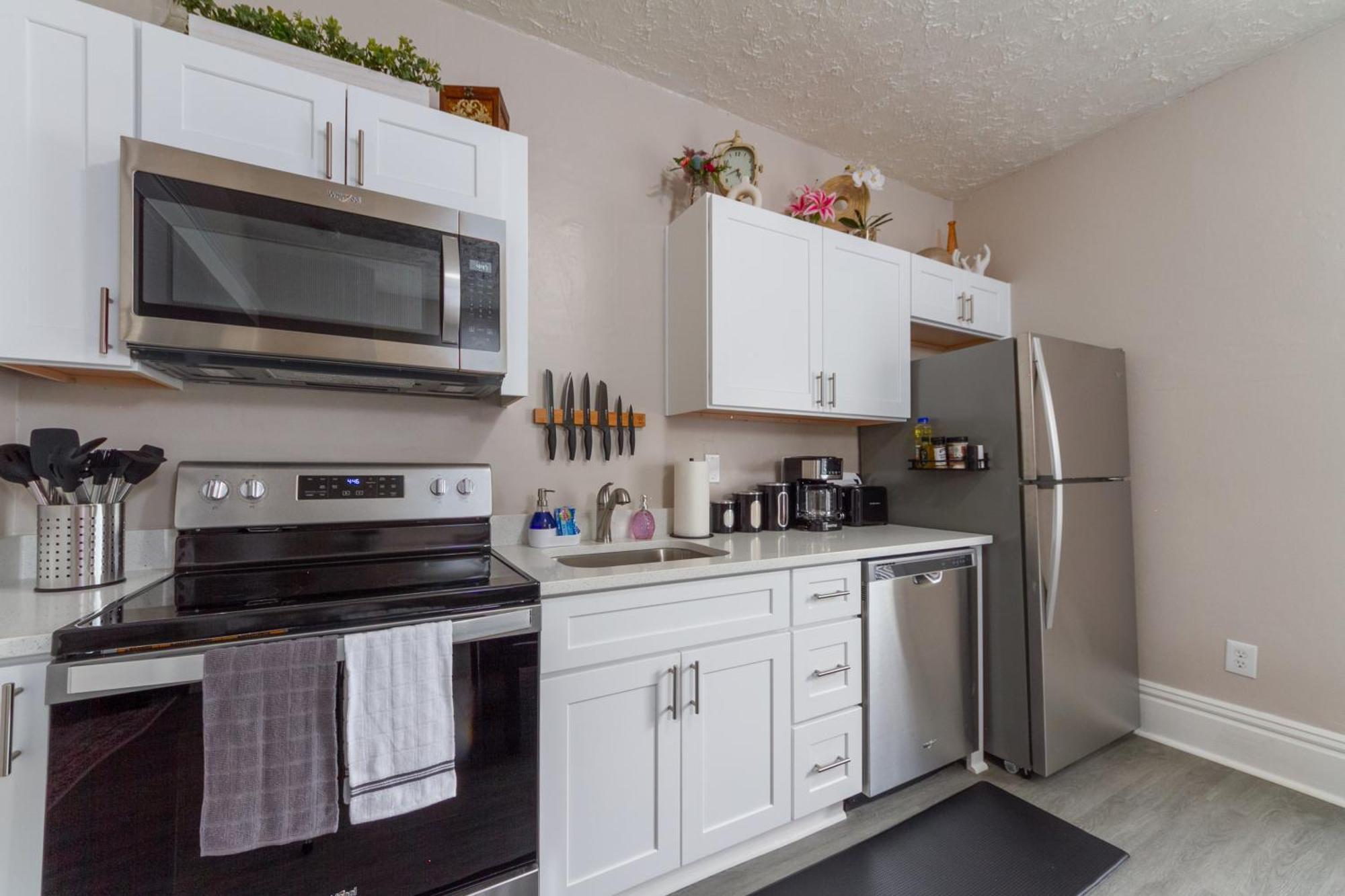 Historic 3 Bed 1 Bath Near Downtown